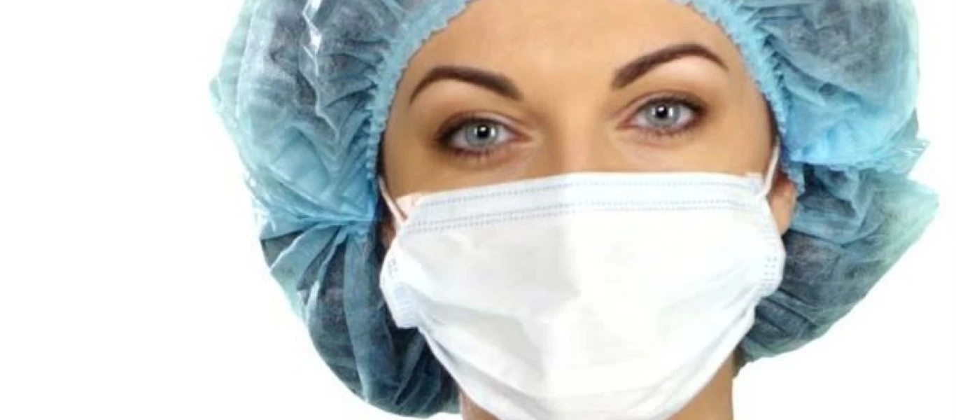 Ιταλίδα νοσηλεύτρια: «Έτσι έχει γίνει το πρόσωπό μου από τη μάσκα - Δεν είναι photoshop» (φώτο)